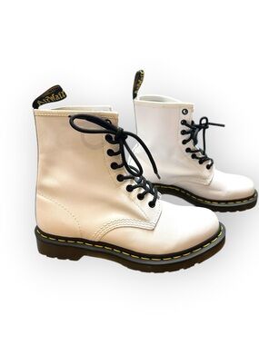 Women’s Dr Martens 8 1460 WHITE SMOOTH LEATHER LACE UP BOOTS 25057